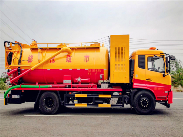 東風(fēng)天錦帶副發(fā)抽淤泥河道清理車(chē)