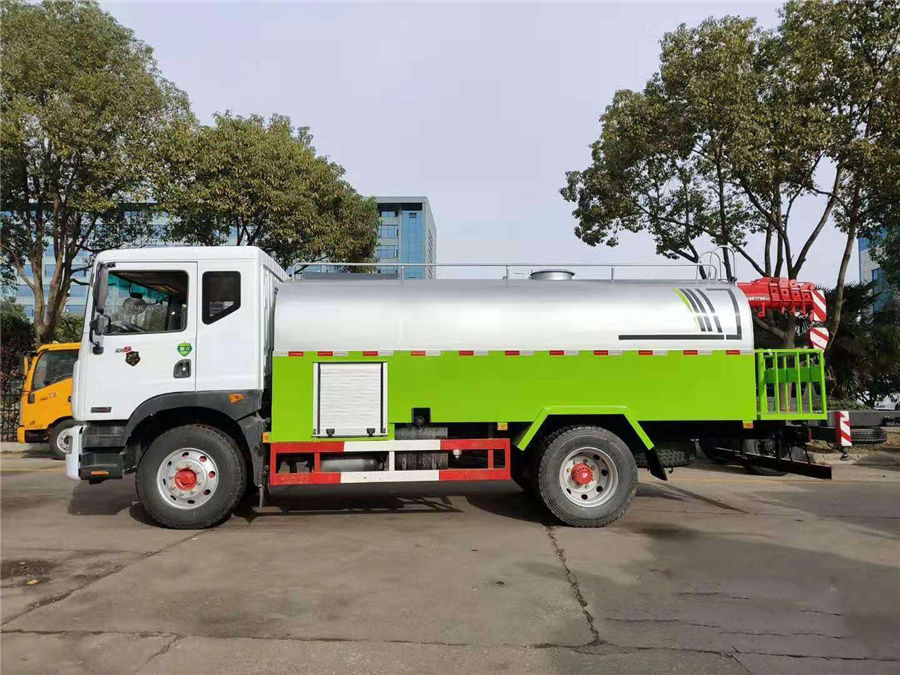 東風(fēng)D9高壓清洗車(chē)