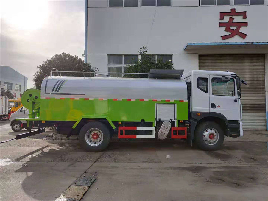 東風(fēng)D9高壓清洗車(chē)