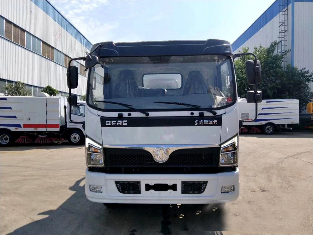 東風(fēng)D7/8立方吸污車