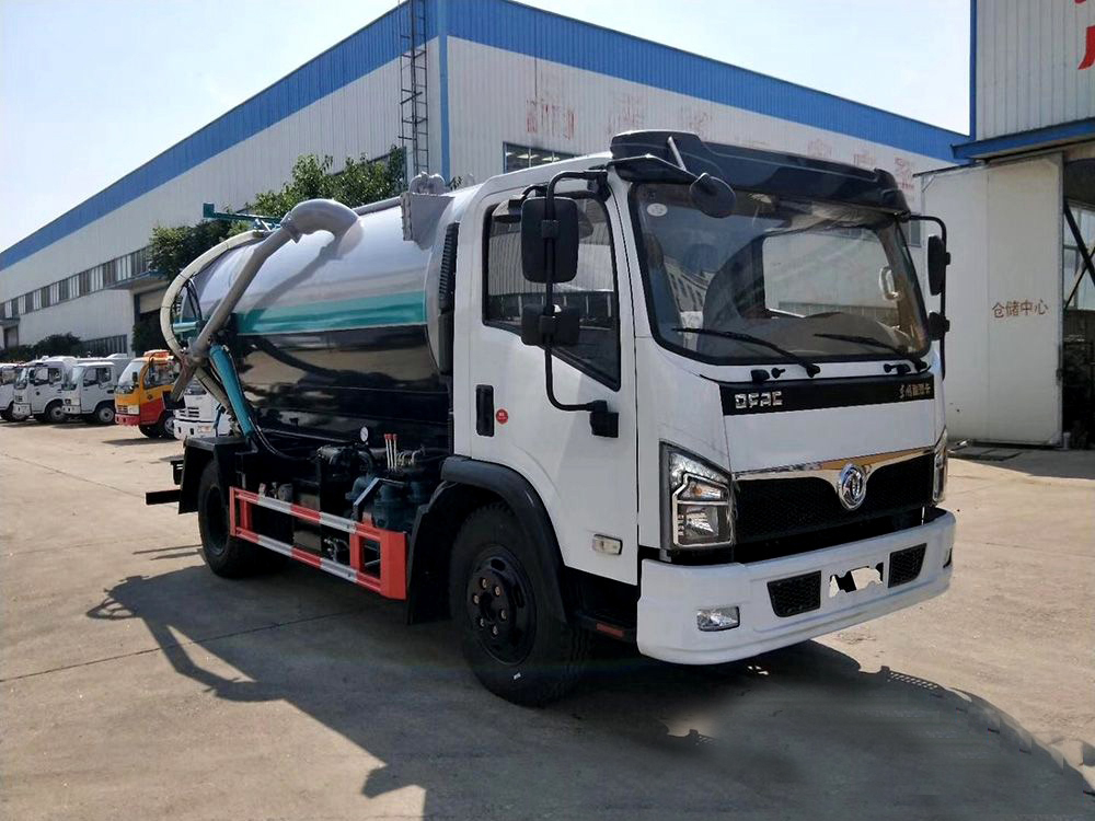 東風(fēng)D7/8立方吸污車