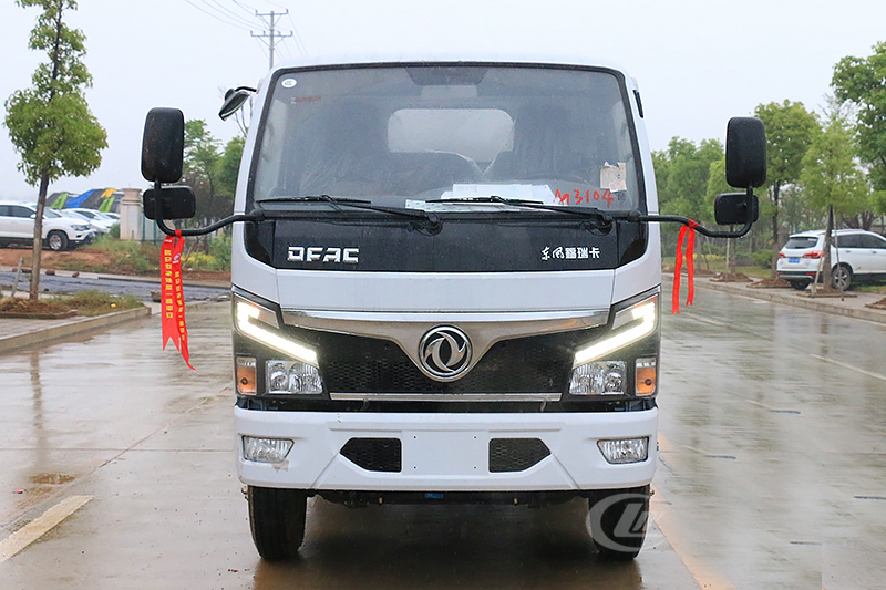 東風(fēng)小福瑞卡5立方吸污車