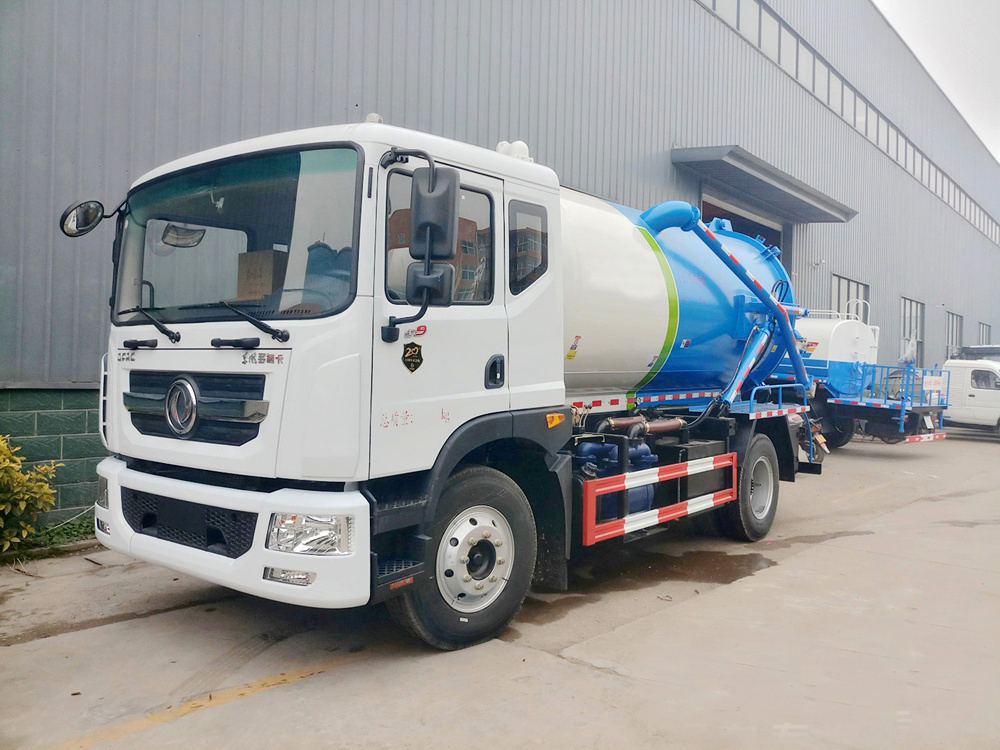 東風(fēng)D9/12立方吸污車