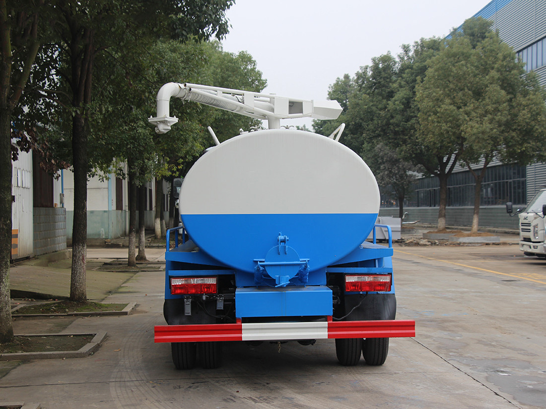 東風(fēng)小福瑞卡5立方吸糞車