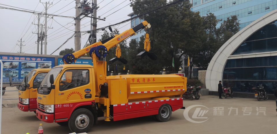 東風單排5立方藍牌清淤車