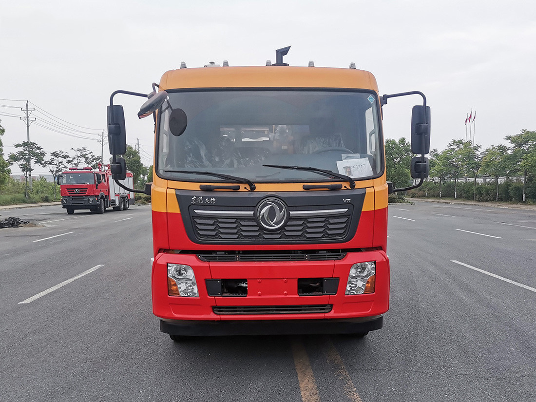 東風(fēng)天龍后雙橋23立方清洗吸污車(chē)