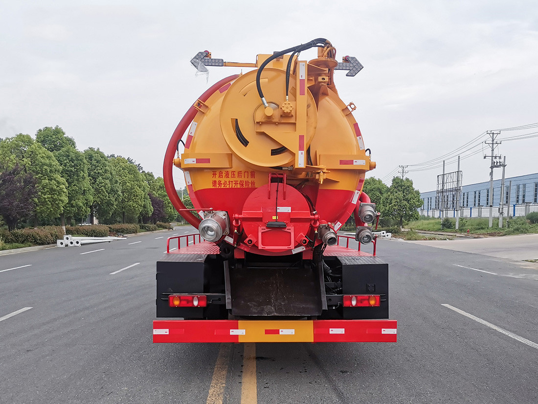 東風(fēng)天龍后雙橋23立方清洗吸污車(chē)