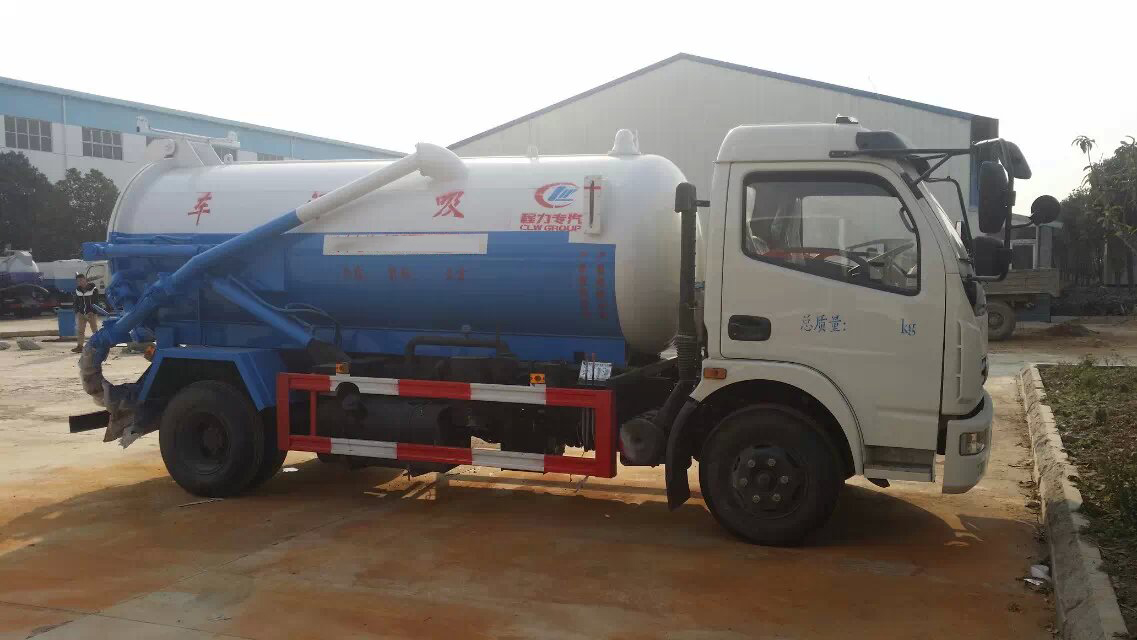 東風(fēng)大多利卡7立方吸污車