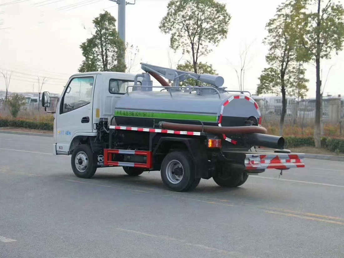 凱馬3立方吸糞車