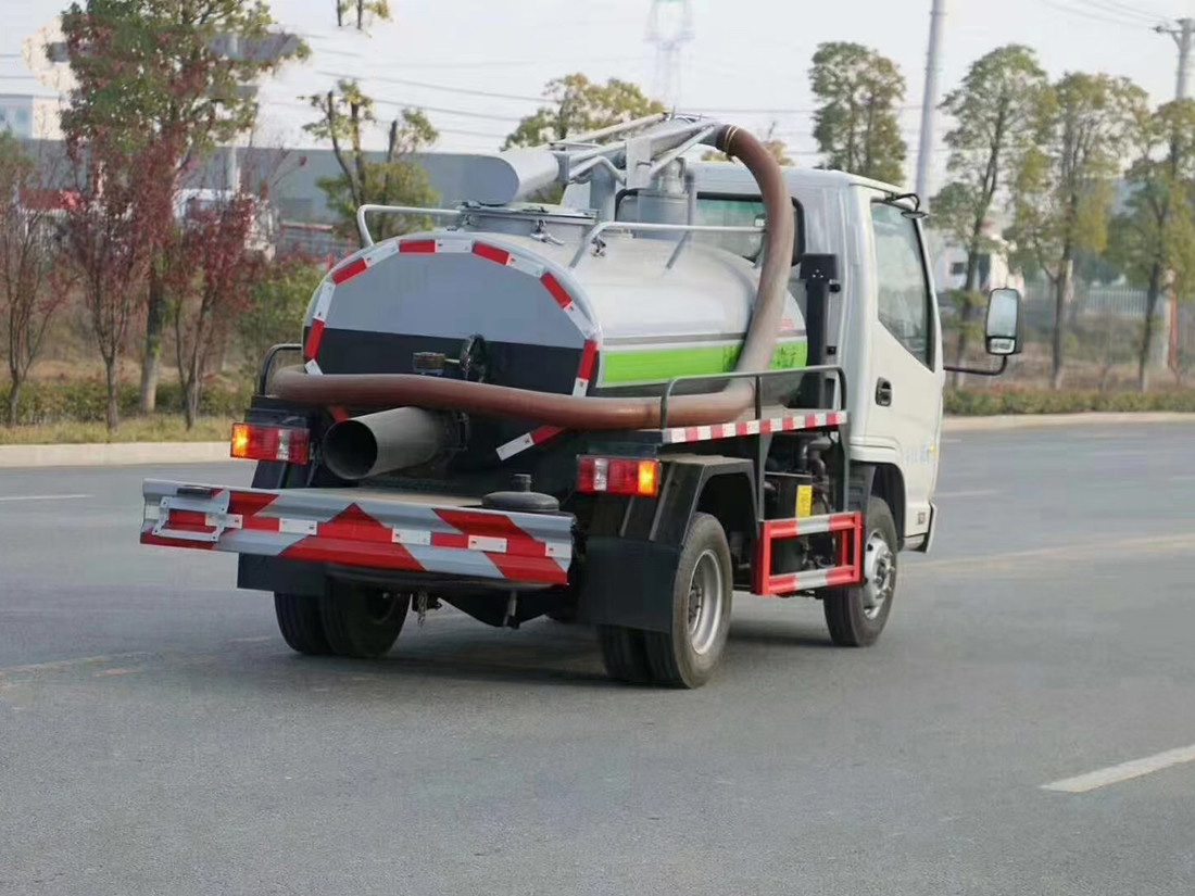 凱馬3立方吸糞車
