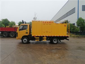 東風(fēng)3308軸距污水處理車