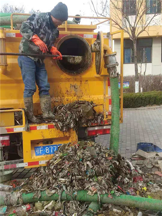 東風多利卡污水處理車