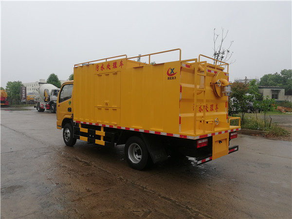 東風(fēng)3308軸距藍(lán)牌污水處理車