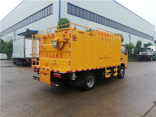 東風(fēng)3308軸距藍(lán)牌污水處理車