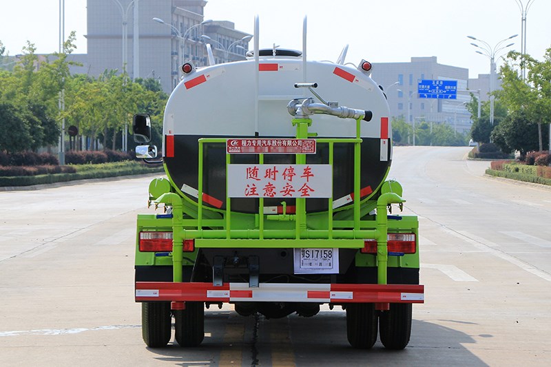東風(fēng)小多利卡5立方灑水車