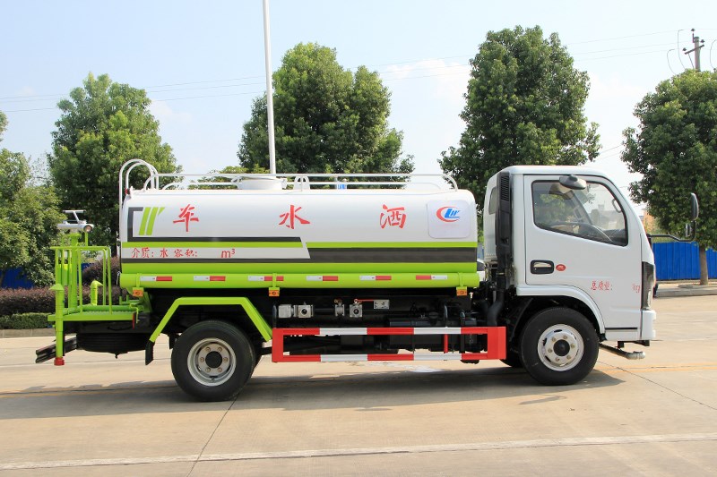 東風(fēng)小多利卡5立方灑水車