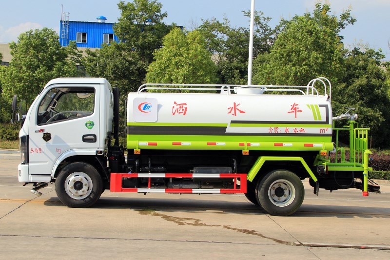 東風(fēng)小多利卡5立方灑水車
