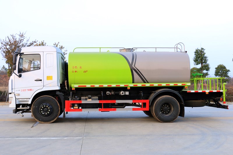 東風(fēng)D3L/12立方灑水車