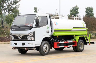 東風(fēng)小福瑞卡5立方灑水車
