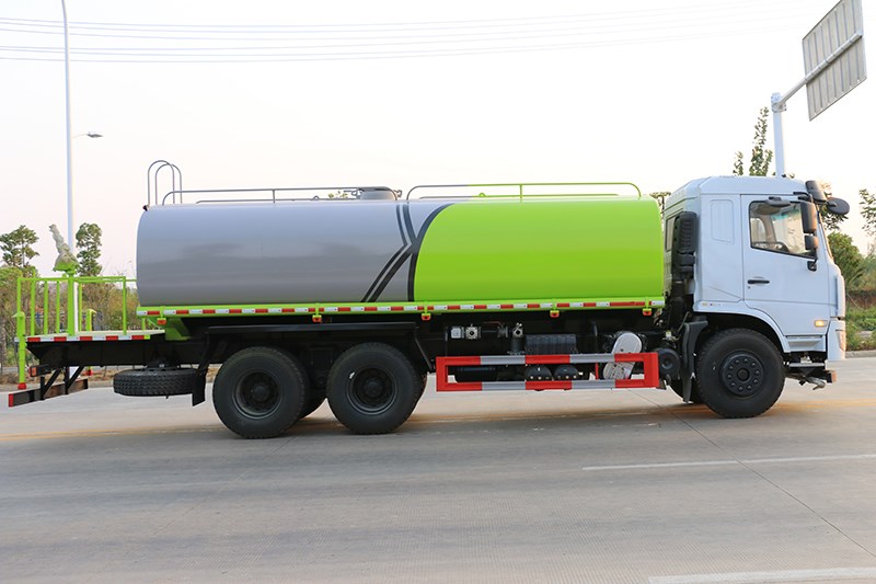 東風(fēng)D3L后八輪20立方灑水車