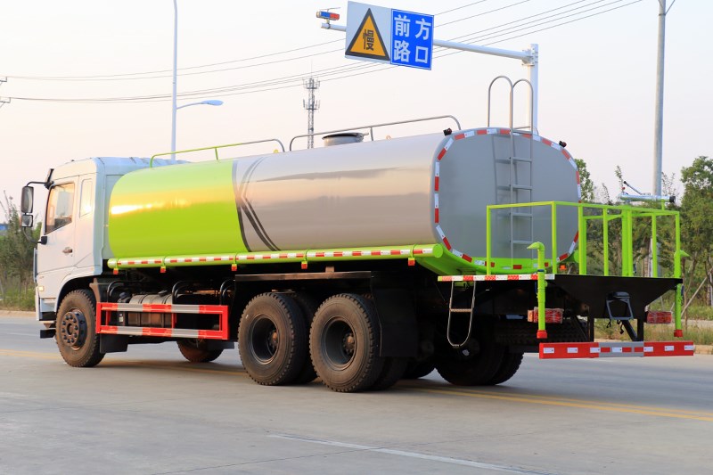 東風(fēng)D3L后八輪20立方灑水車