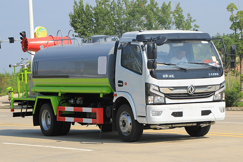 東風(fēng)大多利卡9立方噴霧車