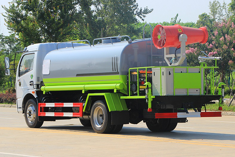 東風(fēng)大多利卡9立方噴霧車