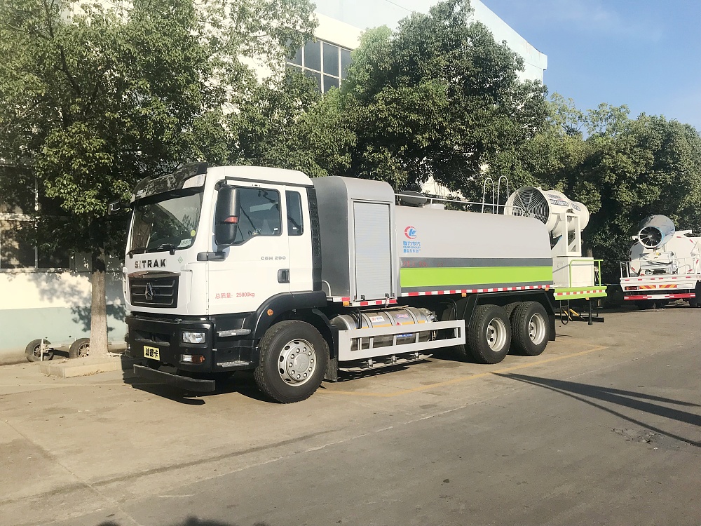 重汽汕德卡后雙橋霧炮車(chē)16立方/50-120米霧炮