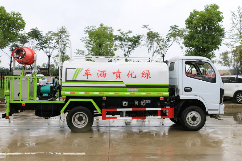 東風(fēng)小多利卡5立方抑塵霧炮噴灑車