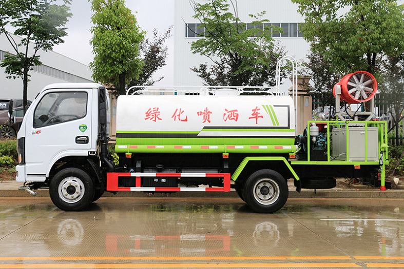 東風(fēng)小多利卡5立方抑塵霧炮噴灑車