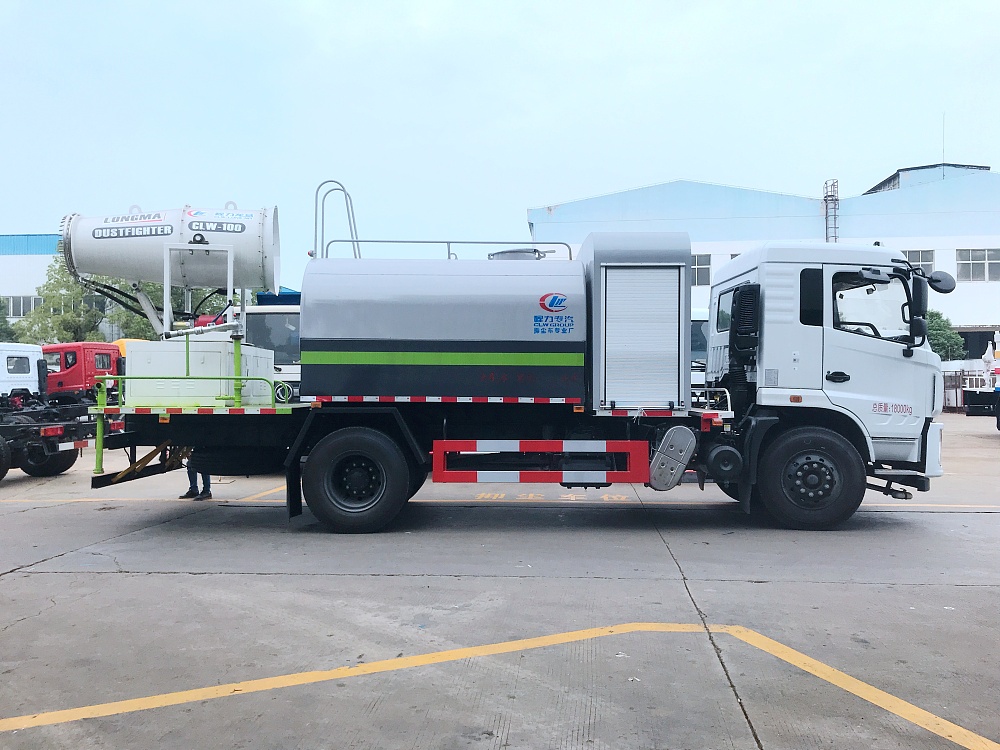 東風(fēng)專底抑塵噴霧車10立方/50-100米霧炮