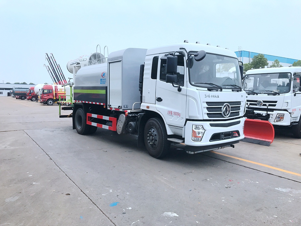 東風(fēng)專底抑塵噴霧車10立方/50-100米霧炮