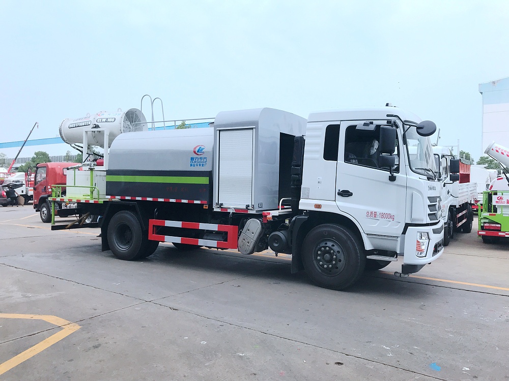 東風(fēng)專底抑塵噴霧車10立方/50-100米霧炮