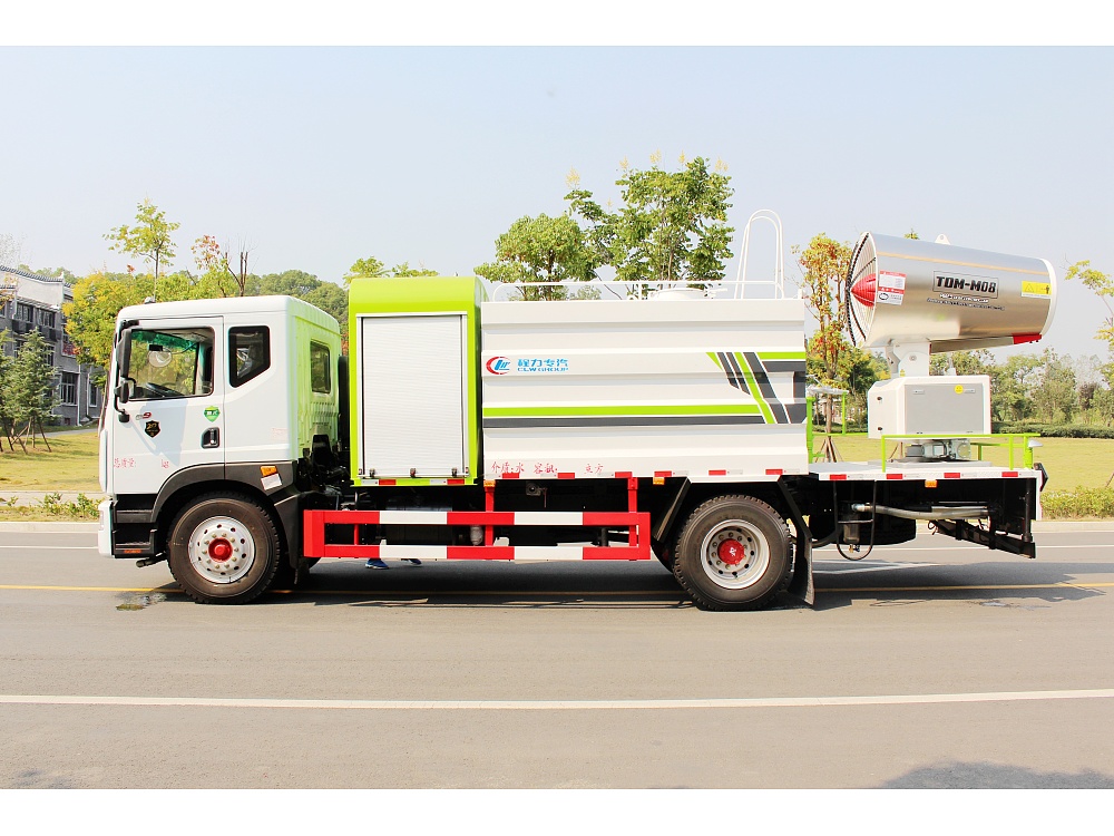 東風多利卡D9霧炮車10立方/50-100米霧炮