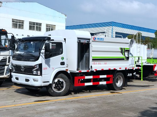 東風(fēng)凱普特多功能霧炮車6.5立方/30-60米霧炮