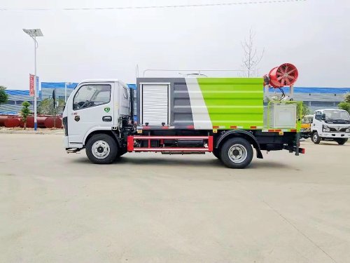 東風(fēng)小多利卡藍牌霧炮車4.5立方/30-40米霧炮