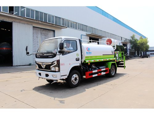 東風(fēng)小多利卡抑塵灑水車5立方/30-40米霧炮