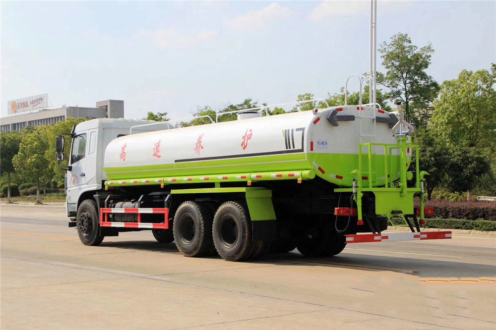 東風專底后雙橋20立方灑水車