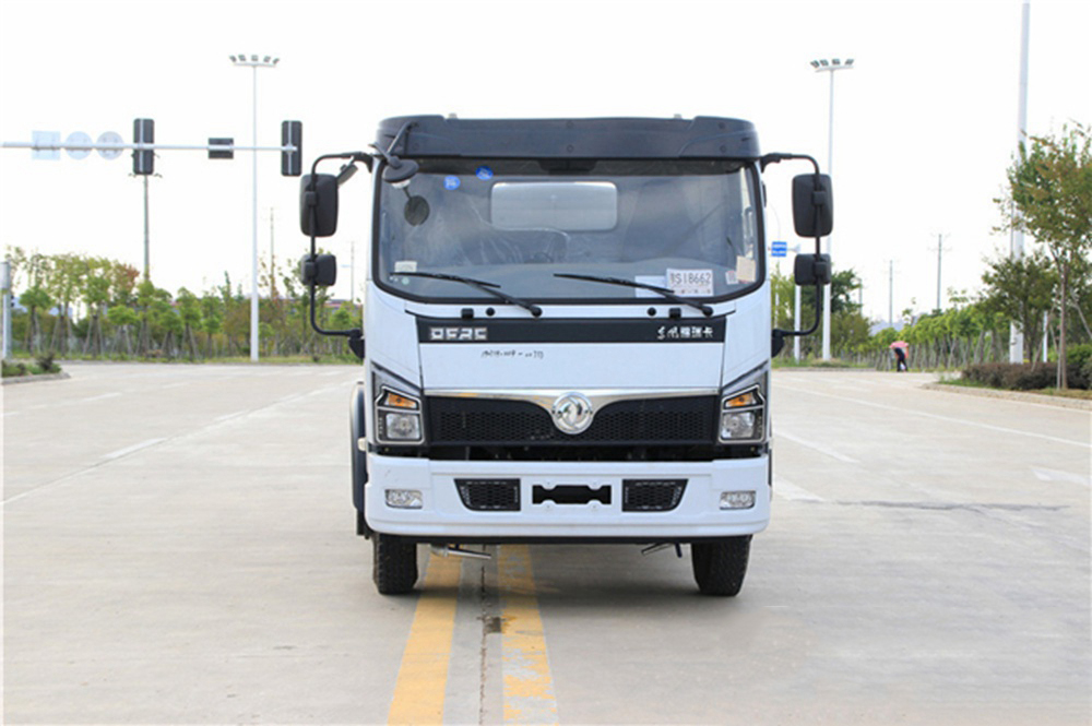 東風(fēng)D7/9立方灑水車