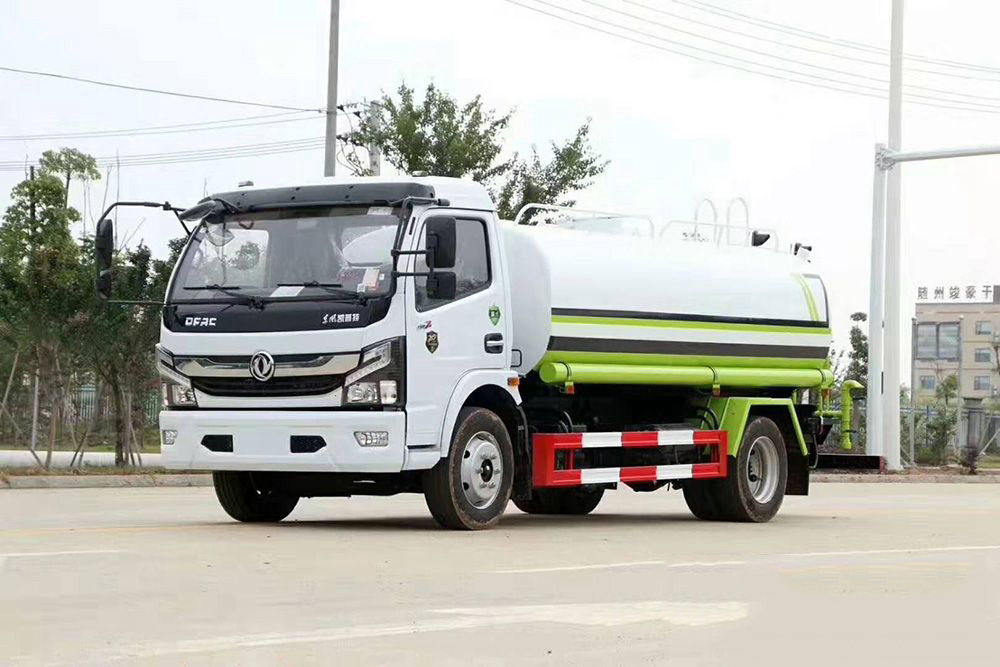 東風(fēng)D7/9立方灑水車