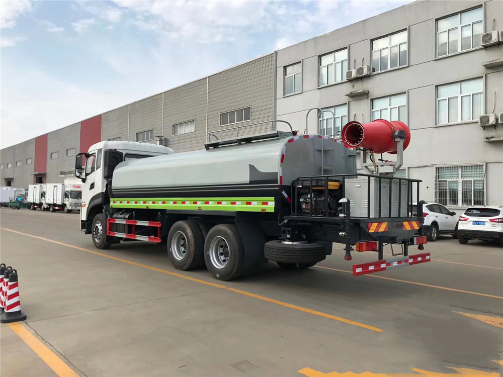 東風(fēng)天龍后雙橋18立方霧炮車30-50米