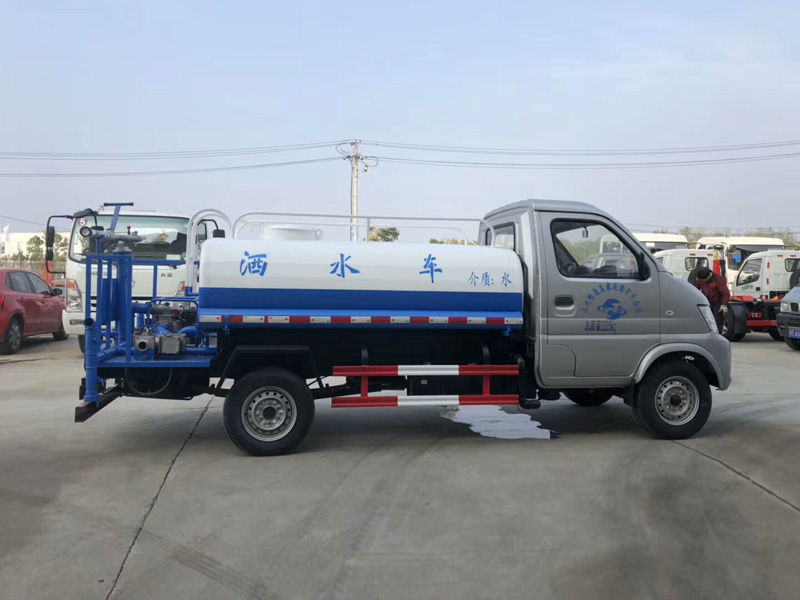 北汽昌河2立方藍牌汽油版灑水車