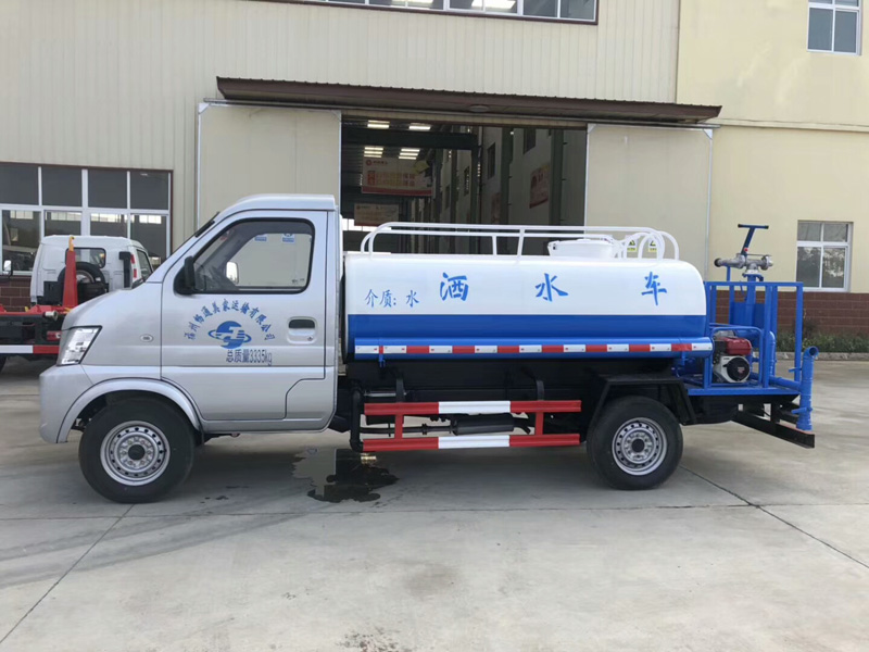 北汽昌河2立方藍牌汽油版灑水車