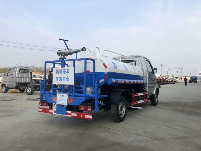 北汽昌河2立方藍牌汽油版灑水車