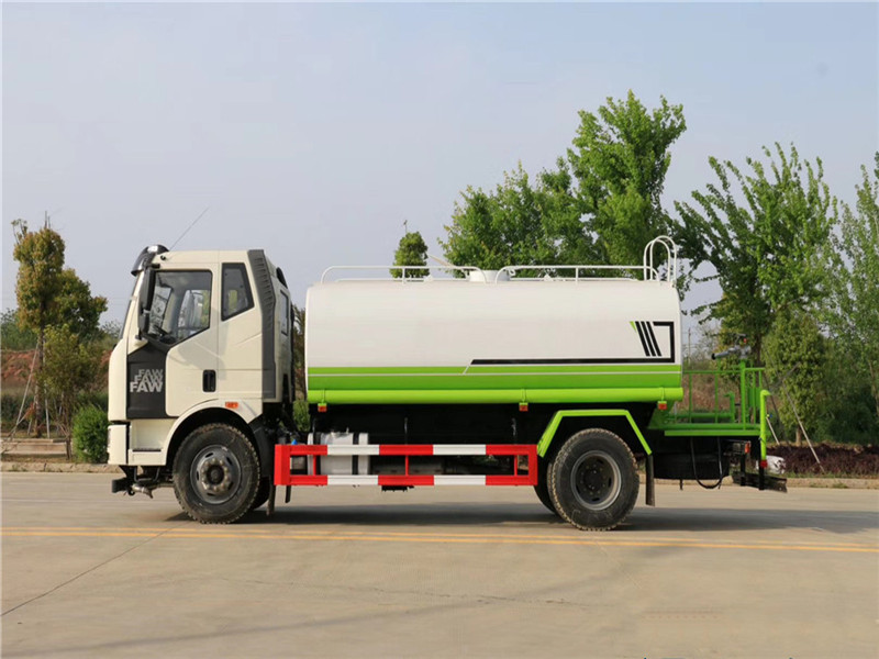 解放14立方灑水車