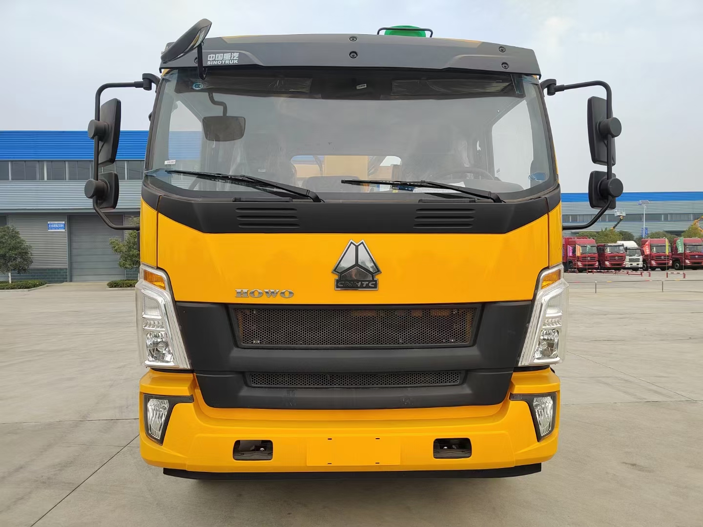 重汽豪沃G5X帶吊清障車