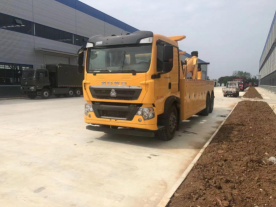 重汽豪沃拖吊聯(lián)體黃牌清障車