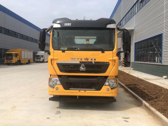 重汽豪沃拖吊聯(lián)體黃牌清障車
