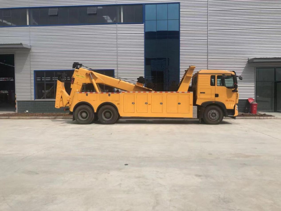 重汽豪沃拖吊聯(lián)體黃牌清障車