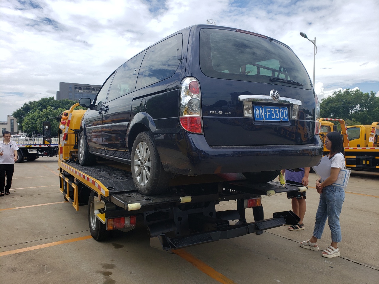 慶鈴五十鈴寬體駕駛室藍牌一拖二清障車